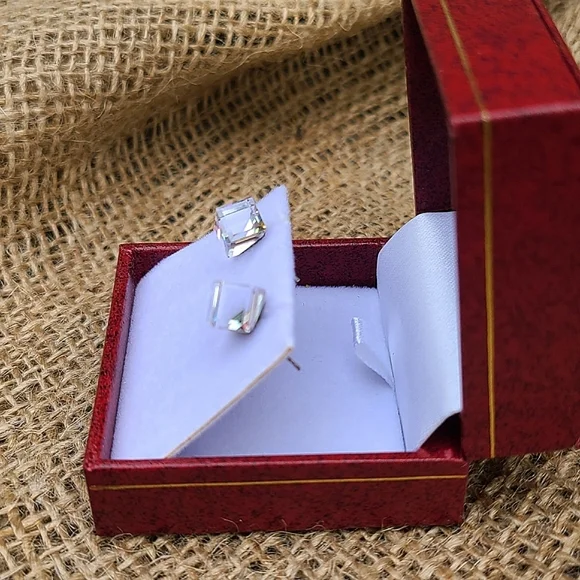 NEW Austrian Crystal Cube Clear Stud Post Earrings - Picture 4 of 4